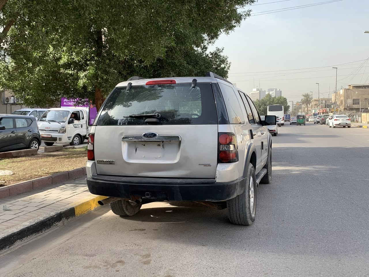 سلام عليكم فورد اكسبلور 2007 
مزاد وزاره داخليه ترقيم مجاني 
سيارة محور مكينة 3000V6
كير ومكينة مكفولات 
كهربائيات شغاله 
داخل 7راكب داخل بيجي
صدر 80/100
تبريد 3قطع 
السعر 55وبيهة مجال 
موًقع سيارة :بغداد البلديات 
***********
