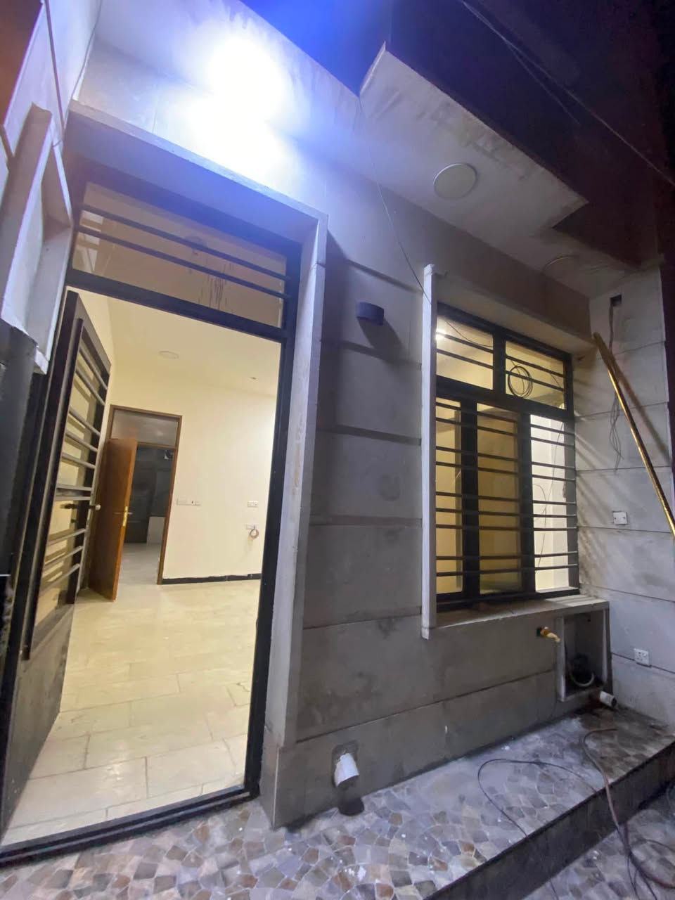 � للإيجار في السيدية – مربع التصنيع 🏡
✨ بيت زيرو مودرن جديد وغير مسكون سابقاً

📐 المساحة: 50 متر

💰 الإيجار: 700 ألف

يتكون من:

🛏️ غرفتين نوم

🛋️ صالة

🍳 مطبخ

🚿 خدمات كاملة

🌿 مكان هادئ ومناسب للسكن

للاسـتفسـار الاتـصال علـى الارقـام التـاليه  او زيـاره مكـتب عبدالله الرفيـعي السيـديه_شارع الضـباط_ مقابل مجـمع لحـوم جويـلي 

#مكتب-عبدالله-الرفيعي

***********

‏‭***********‬

‏‭+964 770 712 2380‬

━━━━━━━━━━━━━━━

#بيت #عقارات #منزل #بيع #وساطة_عقارية

#شركة #سيدية #بغداد #عراق

#عقارات_السيدية

#عقارات_الكرخ #ايجار_تجاري

#بنايات_سكنية

#عقارات_القادسية #عقارات_اليرموك #عقارات_المنصور

#عقارات_الحارثية #عقارات_الكاظمية #عقارات_الاعظمية

#عقارات_العطيفية #عقارات_حي_الجامعة
