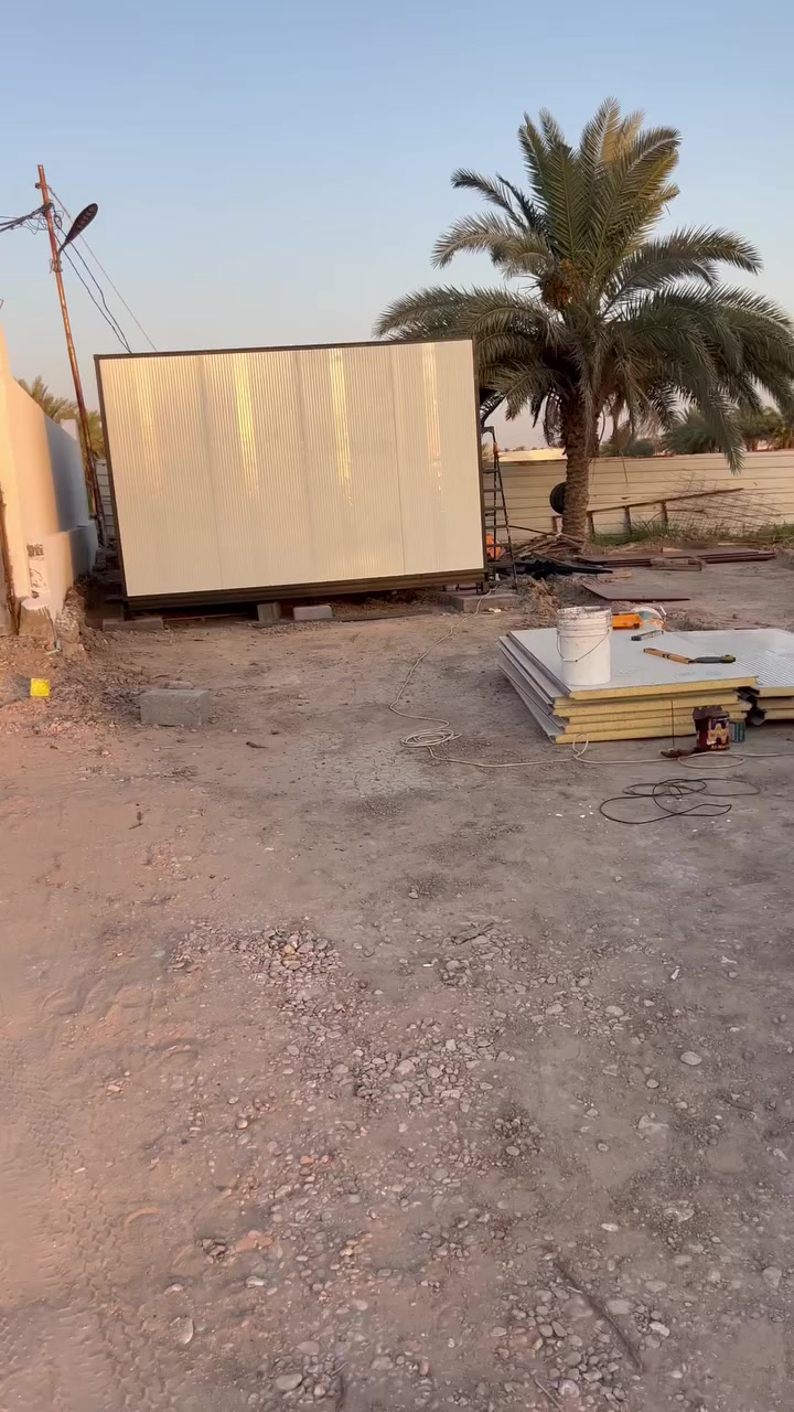 السلام عليكم كرفان عمل جديد القياس٦*٤+صحيات ٢*٢ الكرفان مئسس كهرباء بل كامل بس تربط هاذ قبل العمل هوه حاليا جاهز الي يريده يتصل ع هاذ الرقم***********
