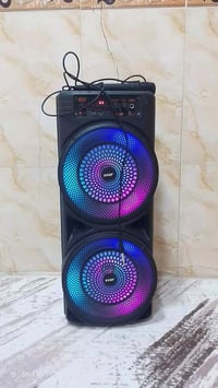 سبيكر مستخدم • مايك • يحمل فلاش