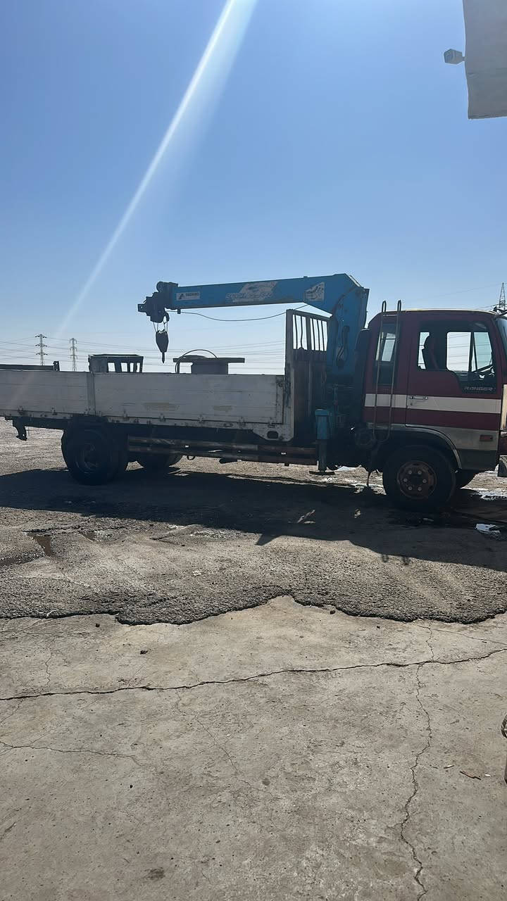 كرين هينو طيره للبيع المحرك ٧٠ عادي  بل سنويه حمل الاستفسار *********** او ***********
