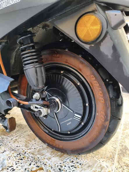 دراجه شحن للبيع
ريان GR  ال GR محدوده بل سوك كلش قويه 
مبدللها باتريات قبل شهرين جديدات 
دراجه حلوه ونضيفه بس بيها بعض الطخات 
ملف 1500 واط
كهربائياتها كلش زينه 
تمشي مسافه تقريبن 68 كيلو اخر مره مشيت بيها قبل 22 يوم 
تايرات جدد مبدلهن 
سرعتها الحقيقيه70 بس تقره99
قاطع دوره 
للستفسار ***********
