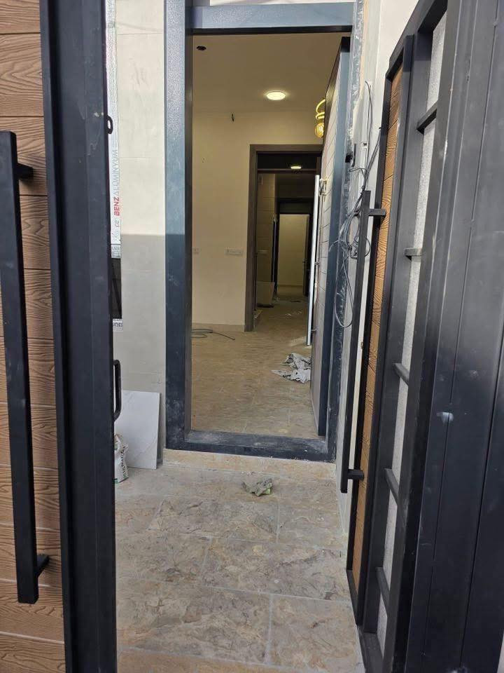 مشتمل جديد للبيع
متاح مشتمل جديد للبيع
المساحة 47 واجهة 3و10 نزال 15وربع
الطابق الأول صالة + مطبخ+غرفة نوم + حمام + منور
الطابق الثاني 2 غرف نوم +حمام
العنوان البنوك حي سومر شارع المدارس مقابيل مدرسة حنين
السعر ١٨٥
للاستفسار ***********
