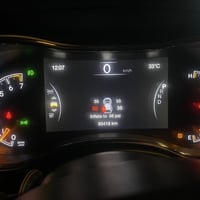 جيب كراند شيروكي ٢٠١٨ ماشية ٩٠٤١٨ الف كيلو متر قابل للزيادة فئة لمتد ج...
