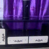 ميز بلازما اخو جديد سعره 100 وبي مجال العنوان بغداد الغزاليه الي يريده...