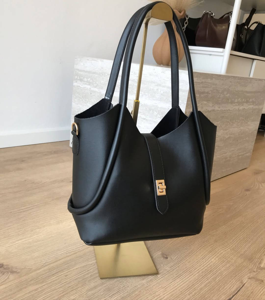 حجز للراتب متوفر يوصلج 4/1
السعر 10
سير طويل+سير مسكة
جزدان 
حجم وسط

جلد طري


**إذا كنت صاحب هذا الإعلان وتريد حذفه لأي سبب، رجاءا أرسل رسالة إلى الدعم الفني**