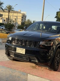 جيب شيروكي (بلاك توب ) 2020  لون    مواصفات السيارة   ماشية ٨٢  فتحة  ...