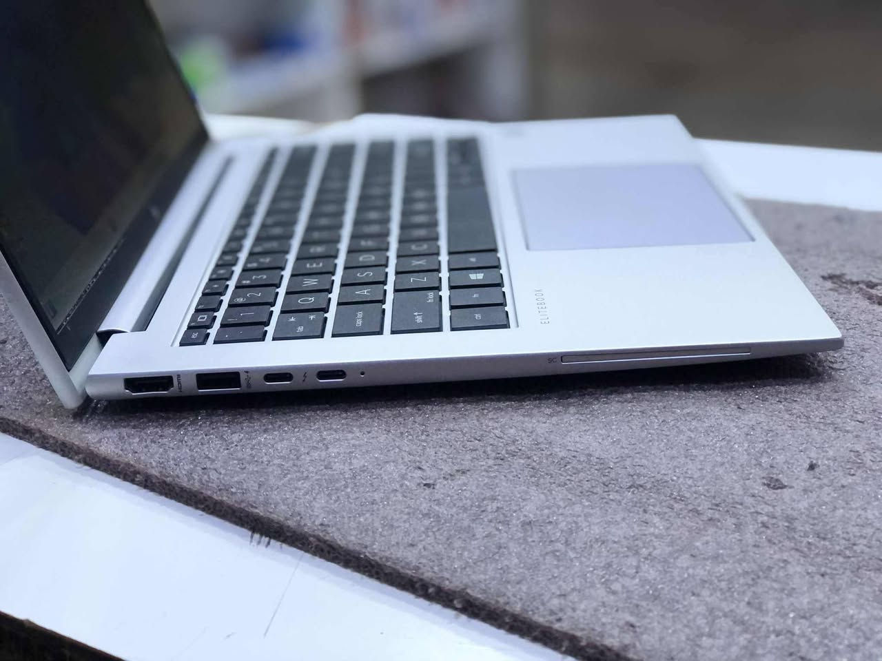 لابتوب Hp Elitebook 840 G9 للبيع
المواصفات:
• المعالج: Intel Core i7
جيل 12
• كرت الشاشة:  intel shared 
• الرام: 8 Gb
• التخزين: 512 NVMe SSD
• الشاشة: 14 إنج
• كيبورد ضوئي
. دقة الشاشة فول اج دي 1920* 1080 
• مناسب ، البرمجة،الدراسة ، والمونتاج

الملحقات:
شاحنة اصلية
الجنطة
ماوس وايرلس 

السعر: 550 الف دينار

*********** 

المكان: قضاء كلار. السليمانية
التوصيل متوفر لكل محافضات العراق
