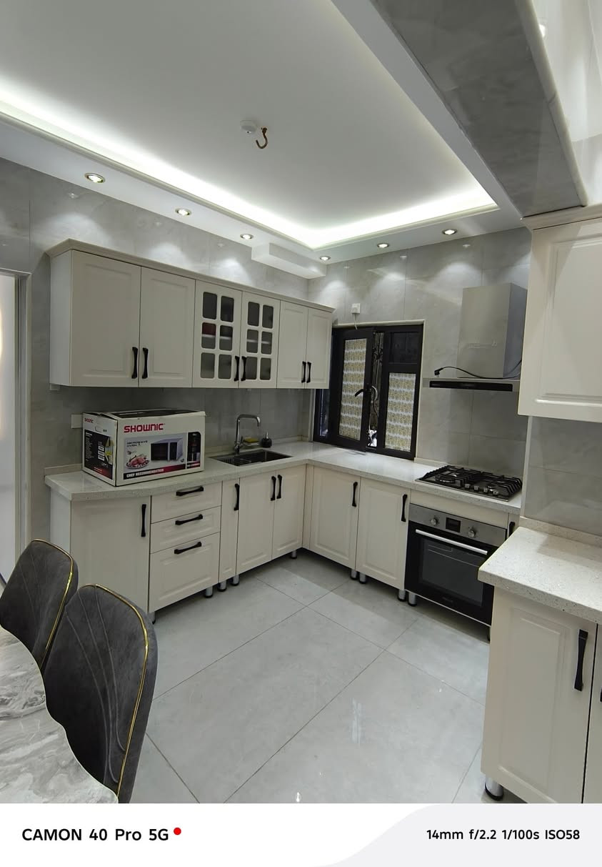 مكتب_ارض_السيدية_العقاري

🏡 للبيع – شقة سكنية مرممة درجة اولى غير مسكونة مع اثاث جديد كوالتي جداً عالي غير مستخدم نهائيا مجهزة بالكامل

📍 الموقع: السيدية – شقق مجمع 5 مجاور دائرة الكهرباء

📐 المساحة:102م

✨ تفاصيل العقار:

🔹 طابق ثاني:
محتويات الشقة
 •غرفة نوم عدد ٢ مؤثث كامل
 •صالة
 •مطبخ
 •خدمات
 •بلكونة
 •
 •
 • 

السعر // 190   مليون قابل للتفاوض 

💼 إذا كنت تبحث عن فرص استثمارية مميزة في منطقة السيدية، لا تتردد بالتواصل معنا في مكتب ارض السيدية
هـ📞
***********
 
***********
عنوان المكتب شارع الأمن او (( المنظمة)) مجاور مدرسة اسكندرونة
