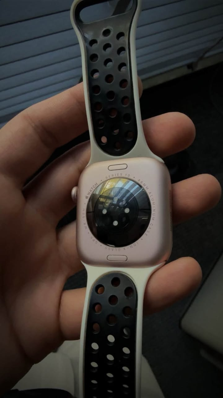 ساعة Apple watch sirres الجيل 10 لون ذهب وردي حجم 46 بطارية 92 مكانها بغداد حي القاهرة او حي القادسية السعر 325 للاستفسار *********** مموجود بالتعليقات
