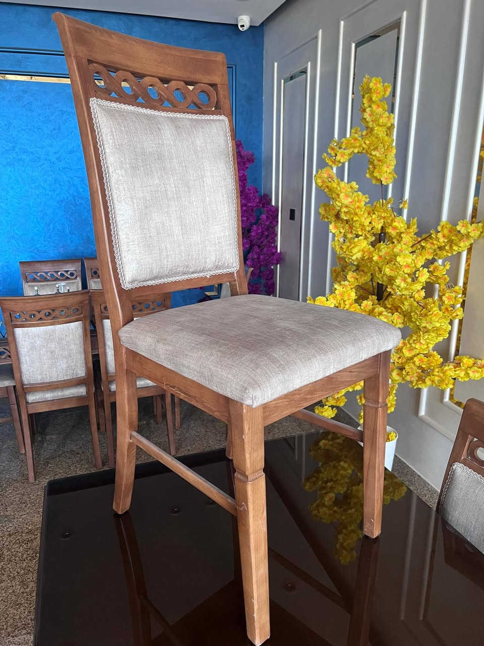 ميوزه صاج درجه اولى مستعمل شي قليل جدا تخلي بالمطبخ او بالصاله شي راقي  للإستفسار الاتصال على الرقم التالي***********
