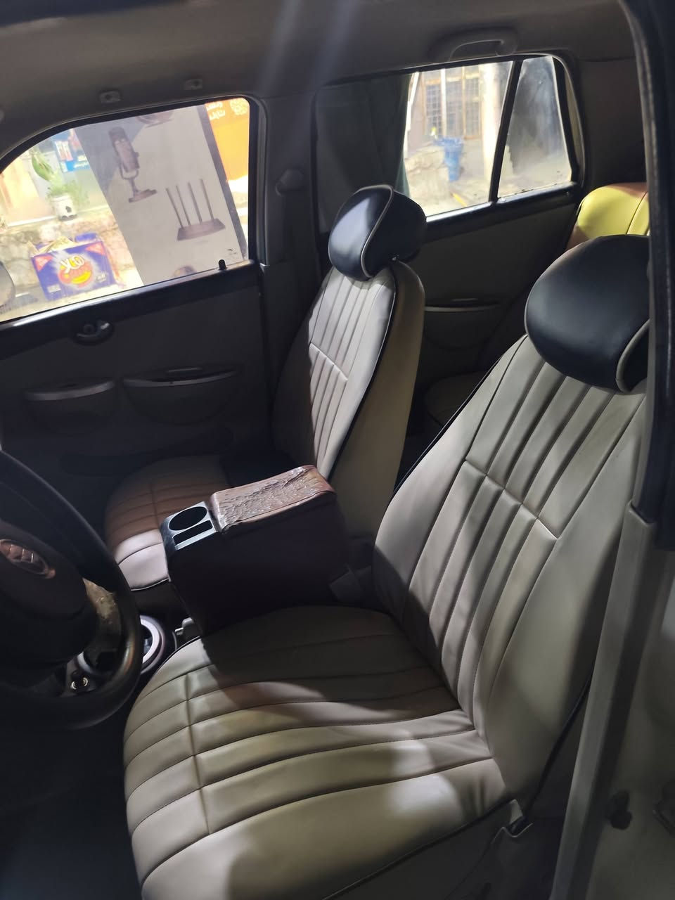 ليفان ٣٢٠ موديل ١٣ كير مكينه حداديه  كهربائيات كلها تمام كشرها يرادله ترتيبات بسيطه السعر ٢٨ وبيها مجال قليل
***********
