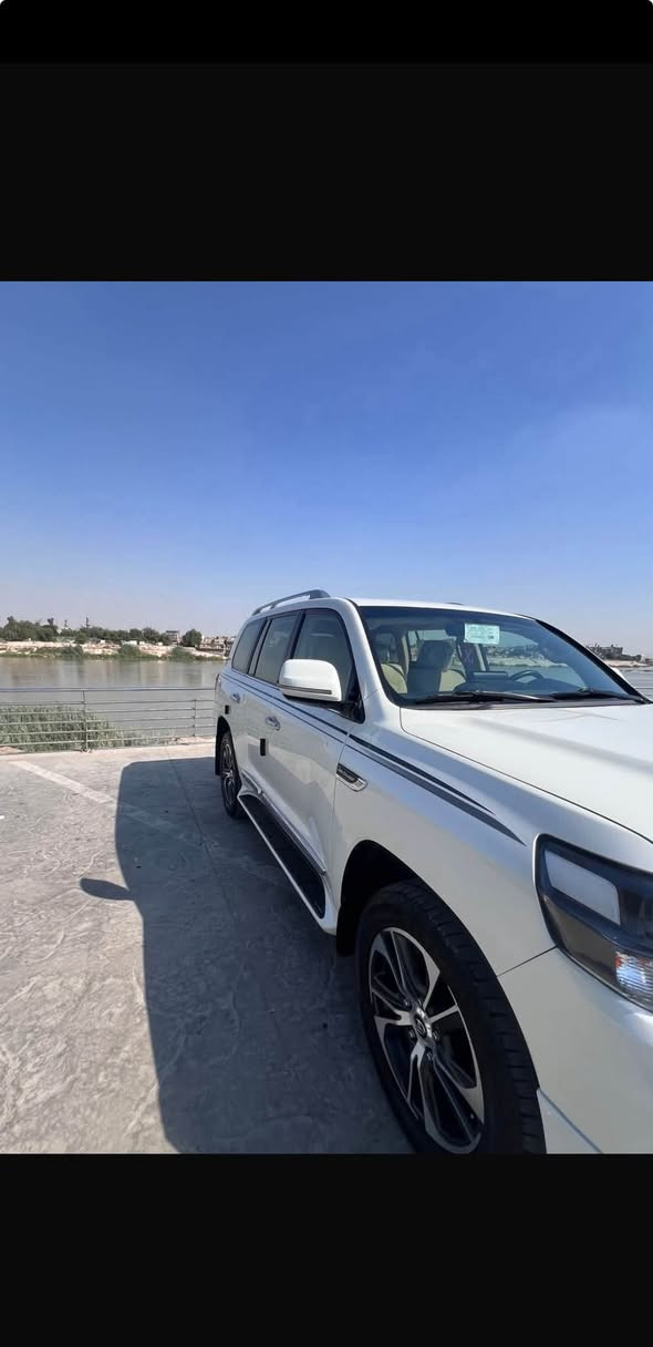 TOYOTA LAND CRUISER GXR V6 ✈️SAS ✅2020

المواصفات:

* موديل: 2020
* الفئة: GXR SAS
* وارد خليجي (GCC Specs)
* محرك 4.0L V6
* ناقل حركة أوتوماتيك (6 سرعات)
* نظام دفع رباعي (4WD)
* اللون: أبيض
* العداد: 75,000 كم (قابل للزيادة)
* لوحة رقم: بغداد

التجهيزات:

* فتحة سقف كهربائية
* تشغيل بصمة (Smart Key)
* تشغيل عن بُعد (Remote Start)
* دخول ذكي (Smart Entry)
* شاشة لمس
* نظام ملاحة (GPS)
* كاميرا خلفية
* حساسات أمامية وخلفية
* مثبت سرعة
* بلوتوث / USB
* تحكم بالنظام الصوتي من المقود
* مكيف أوتوماتيك أمامي وخلفي
* جنوط ألمنيوم أصلية
* مصابيح LED نهارية
* نظام الزحف (Crawl Control)
* نظام اختيار التضاريس (Multi-Terrain Select)
* مساعد صعود المرتفعات (HAC)
* مساعد النزول من المنحدرات (DAC)
* قفل الدفرنس الوسطي
* نظام الثبات الإلكتروني (VSC)
* نظام مانع انغلاق المكابح (ABS)
* وسائد هوائية متعددة

🚘 ضرر سياره قماره بيها حالوب وتعدلت بتقنيه :PDR/ / / بيها صبغ بل دعاميه الخلفيه اثر طعجه خفيفه صوره قبل صبغ عدي سياره جاهزه من كلشي نضيفه اي كلوب مامشتغل بيها سياره تفيد جناي 
💰 السعر: 55,500$ قابل للتفاوض

📍 الموقع: بغداد – قرب الكاظمية

📞 للتواصل: ***********
