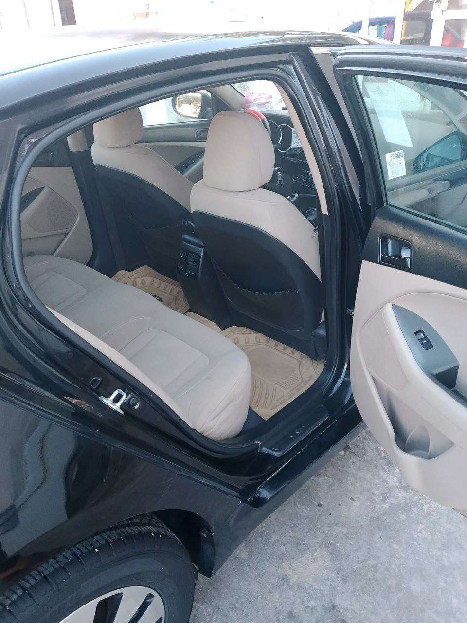 أوبتيما 2012 وارد خليجي
رقم سليمانية الدولي بيها فقط قبغ جنطة صبغ 
تحكمات استيرن اشاير بالمري تخم تاير جديد صدر جديد دبلات جدد 
السعر 115 وبيها مجال بسيط 
هاتف ***********
