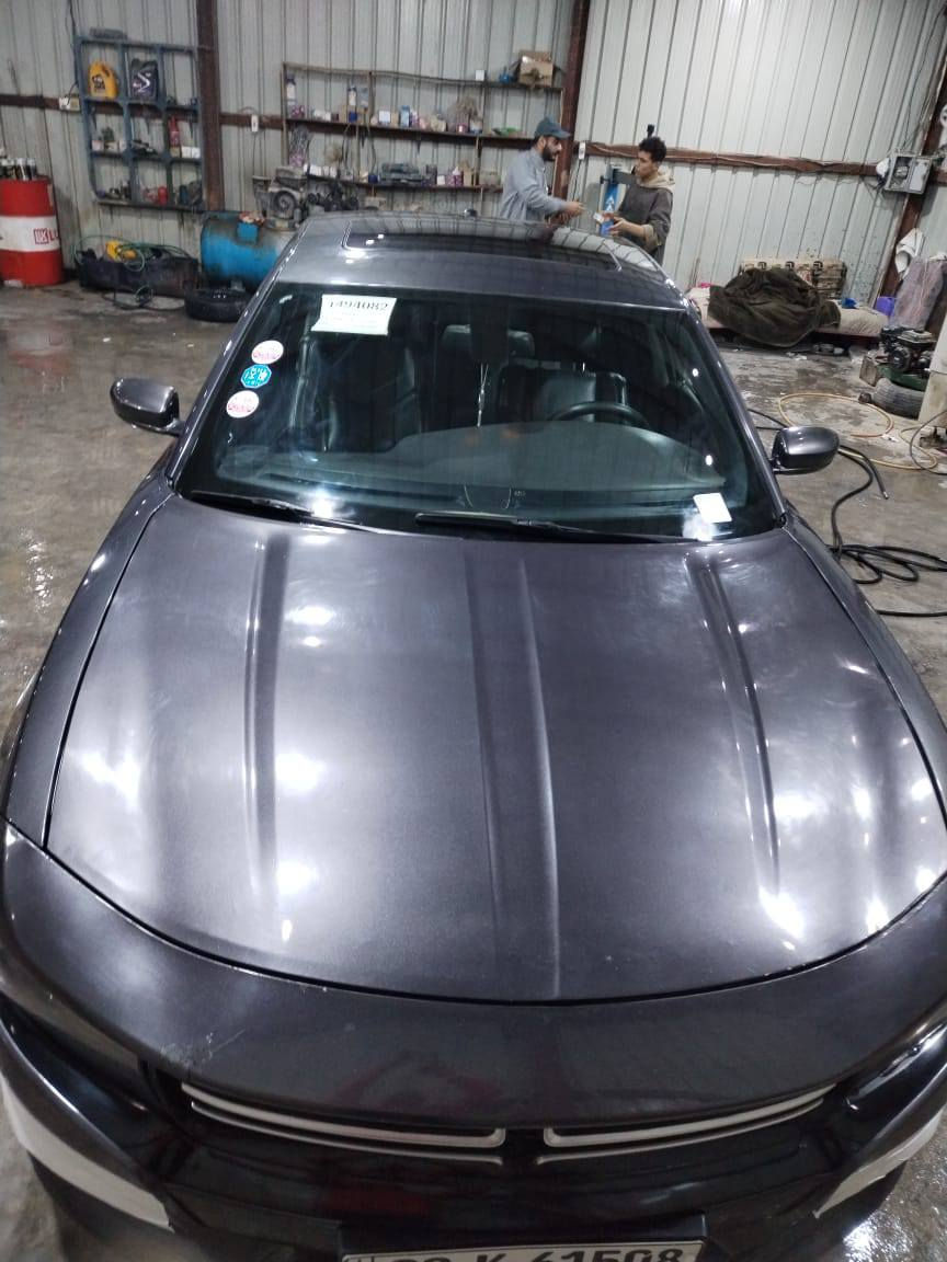 شارجر موديل 19 sxt اصل اكرر اصل مو معلاية
فول تحكمات فتحه وبصمه 
لونها نفطي 
حدادية كارتون الضرر موضح بلنشر 
وارد امريكي 
رقمها اربيل شمالية 
راعيها موجود 
تدفئه وتبريد 
كشنات كهربائيه 
شاشة 
كاميرا 
تبريد قطعتين 
محرك 3.6 تلاثة وستمية 
مكانها الناصرية 
سعرها 195 وبيها مجال 
تجي تشوف بعينك ولشراي يدلل بيها مجال 
للتواصل *********** حادثها موجود بصور 
وبلعراق بيها تلث قطع رش اثر رصعات
