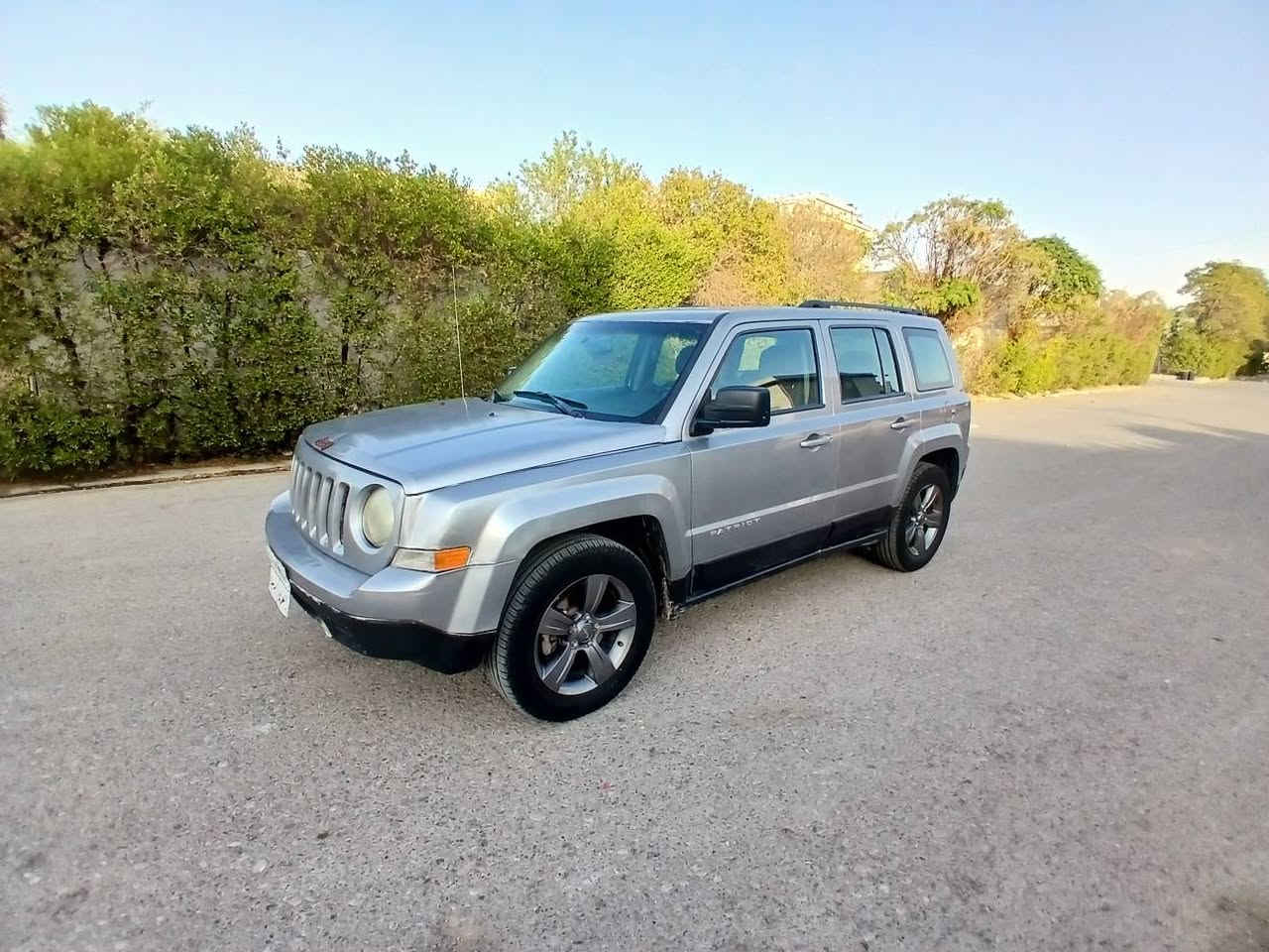 جیب پاتریوت 2017مەکینە 2400  شەش پارچە بۆیاخ کەمێک پێشی هەیتی بەناوی خۆم نرخی 94وەرەقە ..هەولێر *********** أربيل, العراق
