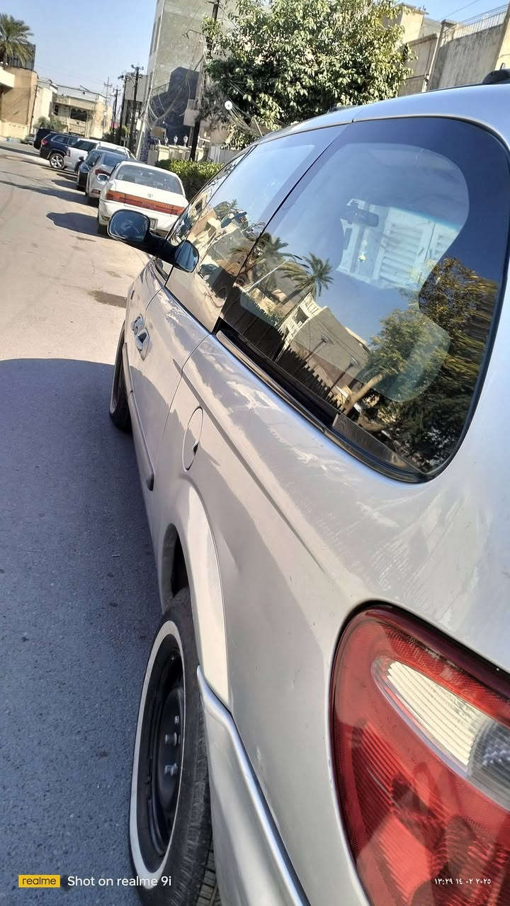 السلام عليكم دوج كرفان ٢٠٠٧ نوع طويل تبريد ثلاث قطع شغال كير محرك حداديه شغاله بيها منضومة غاز ٦٠ لتر شغاله حادثها باب سلايد يمنه مصلح ومصبوغ والباقي على البلاد للاتصال على الرقم 
*********** مكاني بغداد
