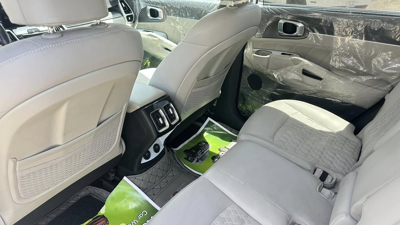 بسم الله الرحمن الرحيم 
سلام عليكم سياره سورنتو  22نظافة ألزيرو  بغداد مشروع وطني تحويل مباشر 
ماشيه 39 الف قابله للزياده 
 نايلون الشركه ولزكاتها والفابلون    السياره مكفوله كفاله عامه 
تفاصيل
جي بي أس نفكيشن                                         حجم المحرك 3500 6 سلندر
كير ماوس/
مفتاح التشغيل بصمة                          
تشغيل عن بعد/
هند بريك بصمه 
فتح الصندوق كهرباء وفتح ذكي عند الاقتراب/  ‏AIRBAG عدد 2
دشبول الوان/قبضات ابواب المنيوم.                           
حجم الاطارات 235/55R19
لايت عدسات مو لمبه + LED    اناره داخليه لد زنون/كشافات زينون                                      
بك لايت LED/مقود جلد 
شفتات مقود/مثبت سرعة/المودات والاوامر الصوتية/فحص نظام السيارة
عدد المقاعد 7/مقاعد الاماميه كهرباء                            
بردات خلفيه/                                    حساسات امامية/حساسات خلفية  
تبريد شاشة/
٣قطع تبريد/نقطة نزول منحدرات.                            
نظام مانع تزحلق/
‏ABS
شاحن موبايل واير لس                          
اشاير بالمري والمري قابلة للطي 
مخرج AUX
مخرج USB
‏BIuetooth
مخرج منفذ الطاقة عدد 3                     
عدد حاملات اكواب 8
تطعيم الدواخل اسود لماع
درايف مود 
‏( comfort - eco- sport - smart)
 السياره مكفوله كفاله عامه 
عدة رصعة بلجاملغ الخلفي
السعر 290
للأستفسار
‏‎‏‎***********
