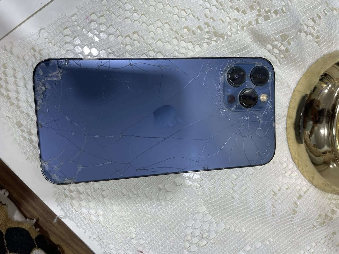 ايفون ١٢ برو ماكس ذاكره ٢٥٦ مبدل شاشه وبطاريه السعر ٢٠٠  الاتصال *********** سماعه الاتصال الا سبيكر
