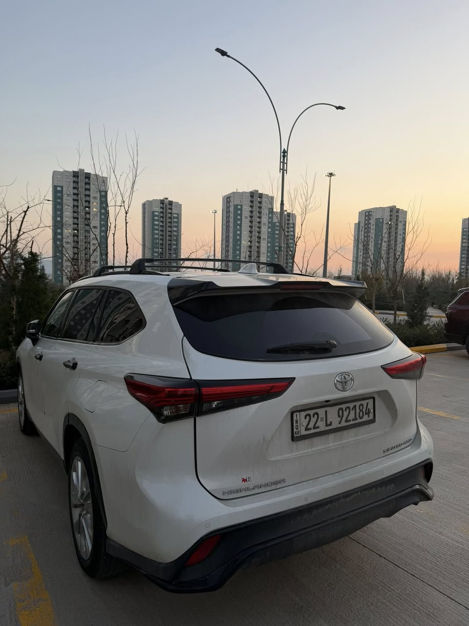 السلام عليكم للبيع هايلاندر Limited 2023 وارد امريكي
ماشية 23 الف ميل قابله للزيادة 

محرك توربو دفع رباعي

رقم الشاصي 5TDKDRBH1PS015652

السيارة مليانه مواصفات

تبريد تدفئه كشنات 

سماعات JBL

شاشه كبير

فتحه 

جنطه كهرباء 

شاحن وايرلس 

خمس كامرات

شغال 

رادار أمامي وخلفي وجانبي 

الستيرن هيتر والمري هيتر 

جام الامامي هيتر

داخل بيج

الخ ....

مكانها سليمانية ***********
