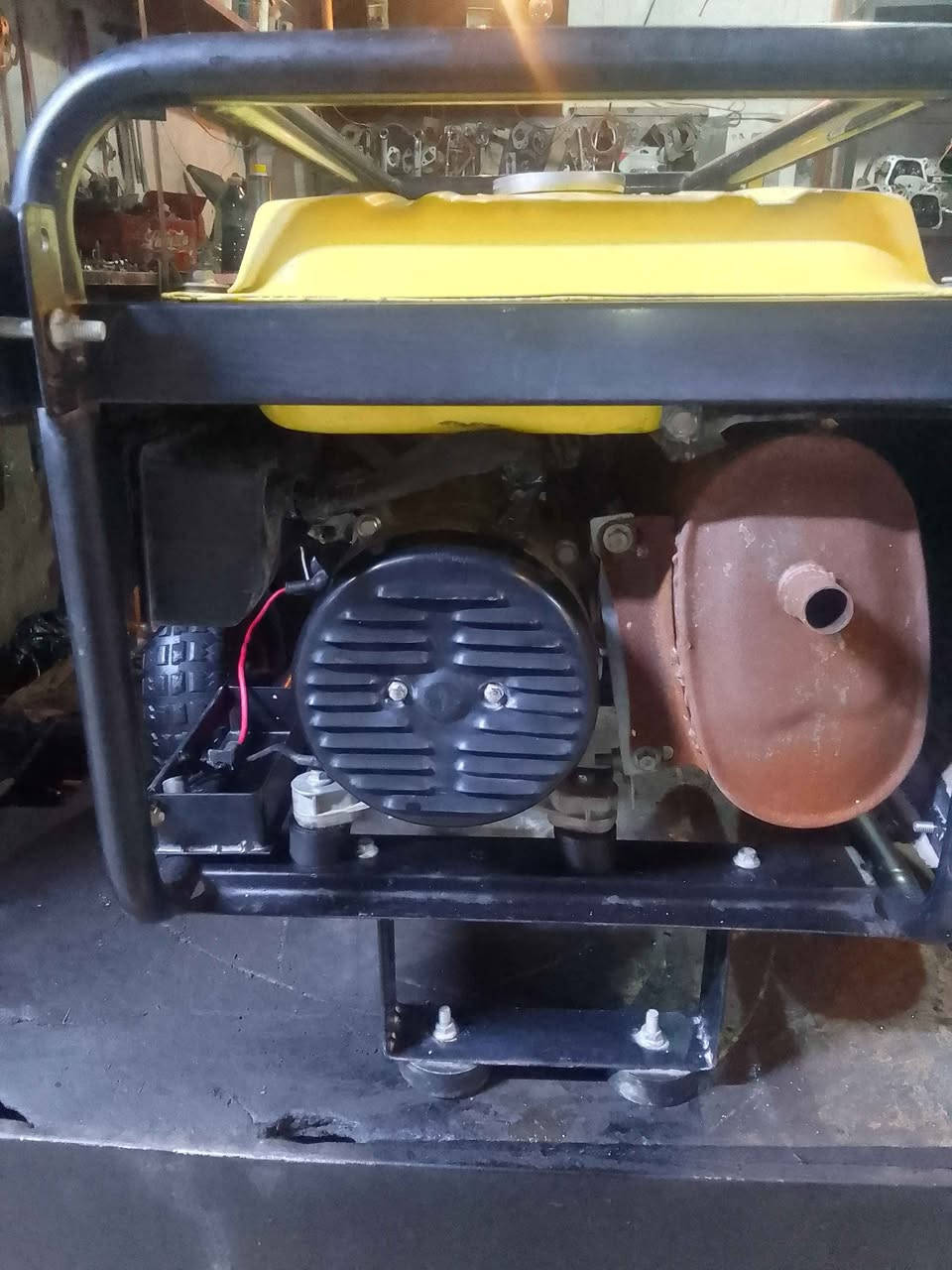 مولده نظيفه جدا شرط الشغل ملف نحاس 10انبير صافي سلف وهندر السعر 150الف موصل ايسر *********** موصل, نينوى
