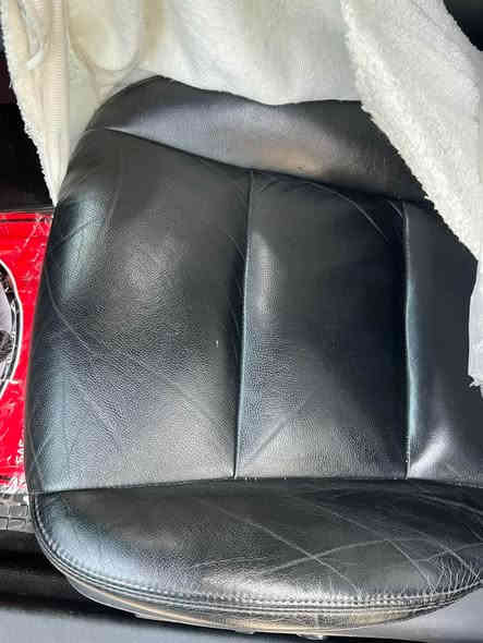 تۆیۆتا افلۆن 2015
سەیارەکە ٣ پاچەی پێشی بۆیاخە
بەسمە سلایتە قەپات مواسەفەت
چوار تایەو ویلی لۆکی لە ژێرە
ڕەقەم و سەنەوی نوییە بەناوی خۆمانەوەیە
تابڵێی توند و تۆڵە بێ مەسرەفە 
١٣٠ هەزار ڕۆیشوە 
نرخ 166 گەلا
شوێن ڕانیە
ژ.م *********** رانية
