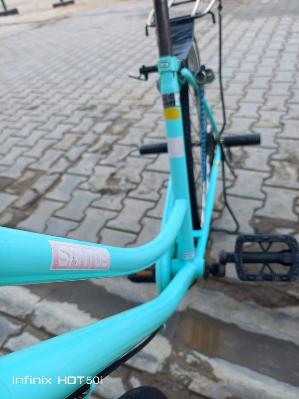 #باسكل للبيع بطه شركه سانتوس موديل 21 الون تركوازي نضافه كدامك شوف باسكل مختم كامل غراضه دينمو جاملغات بريك امامي وخلفي مكاني نجف كوفه حي ميسان السعر 135


**إذا كنت صاحب هذا الإعلان وتريد حذفه لأي سبب، رجاءا أرسل رسالة إلى الدعم الفني**