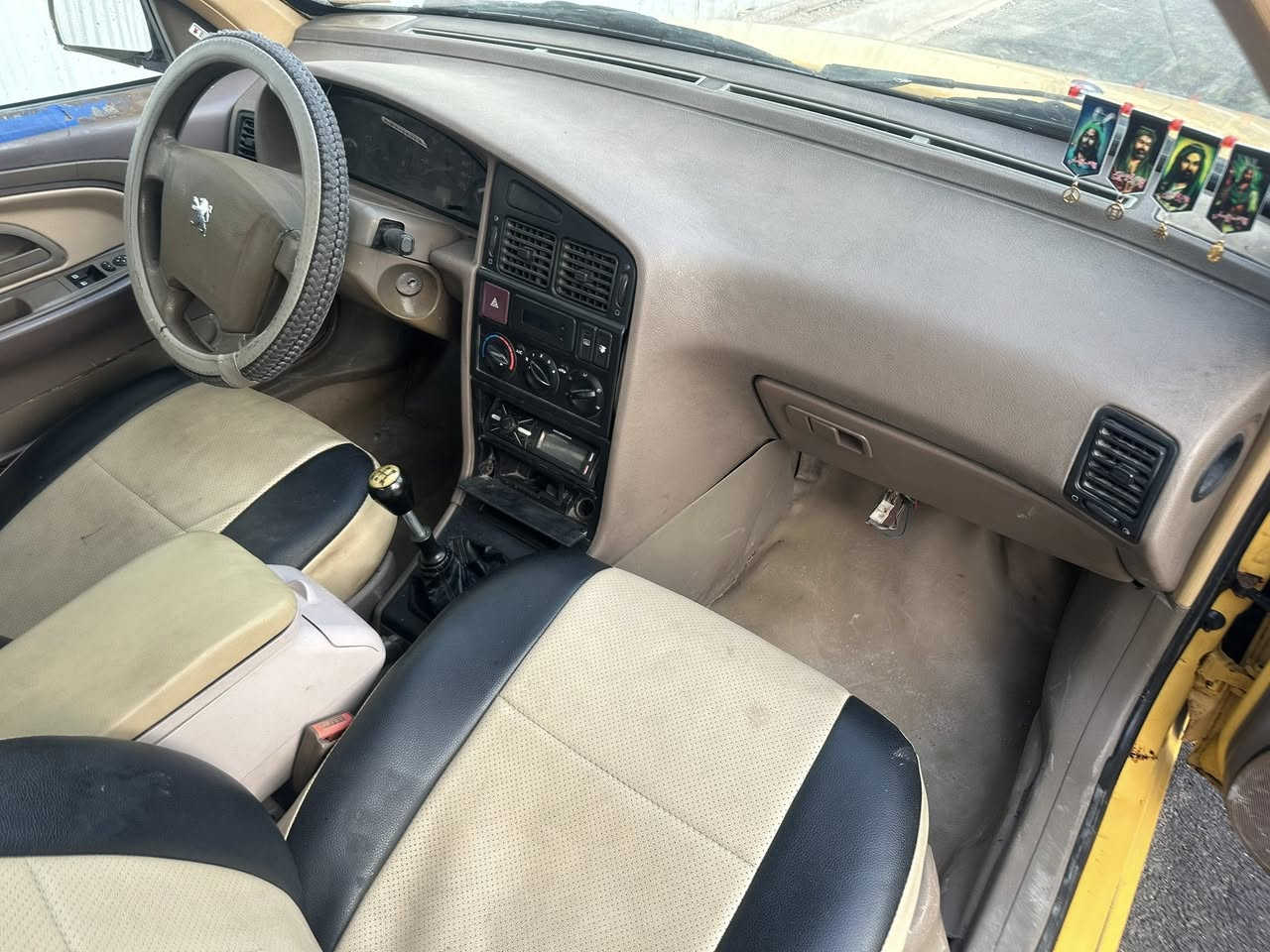 السلام عليكم بيجو لميس مديل 2016  مكينه فرنسي جيده صدر امامي خلفي  جديددوشمه جديده السعر 45 ) ***********
