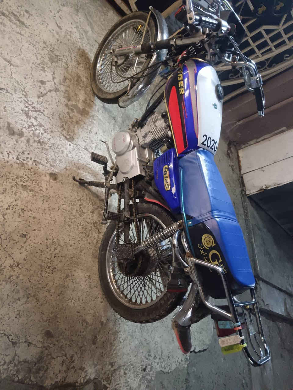 سلام عليكم ماطور للبيع 20 نضيف وزن ثقيل 500وبي مجال للطيبين موصل حي البكر ***********//***********
