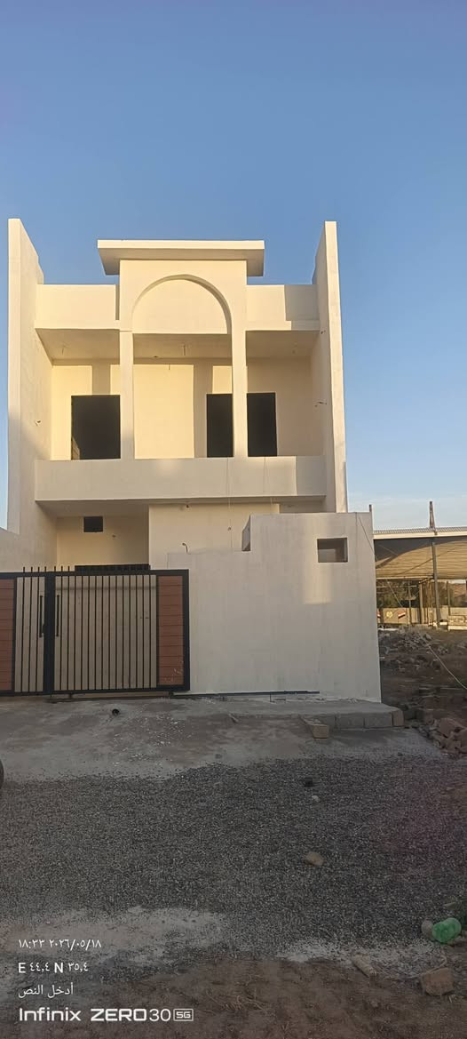 سلام عليكم 
دار للبيع مساحه 120متر ركن تصميم ملكي طابقين يتكون من ثلاث غرف و هولين ومطبخ و استقبال وكراج سياره 
يوجد ماء وكهرباء مشمول في التمليك النقوصات بياض و سيراميك العنوان الصياده خلف التجاري مجاور لسيطرة الصياده 
السعر 45 للاستفسار على الرقم 
***********
