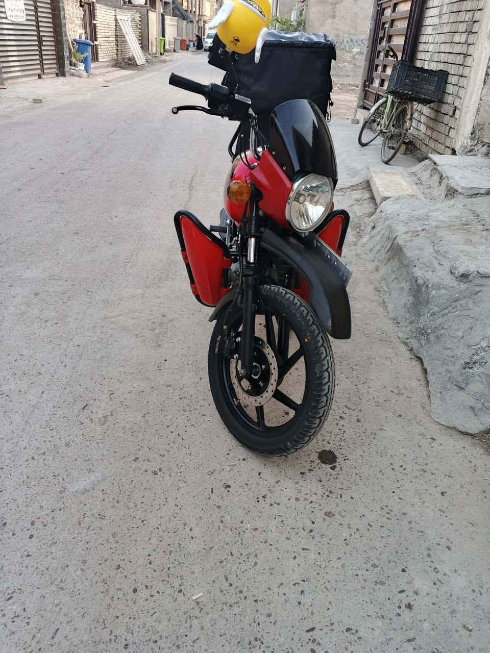 سلام عليكم دراجه بوكسر جبلي موديل 2022 السعر مليونين و300وبيها مجال اي ستغسار رقم***********العنوان بغداد البياع الشرطه الخامسه
