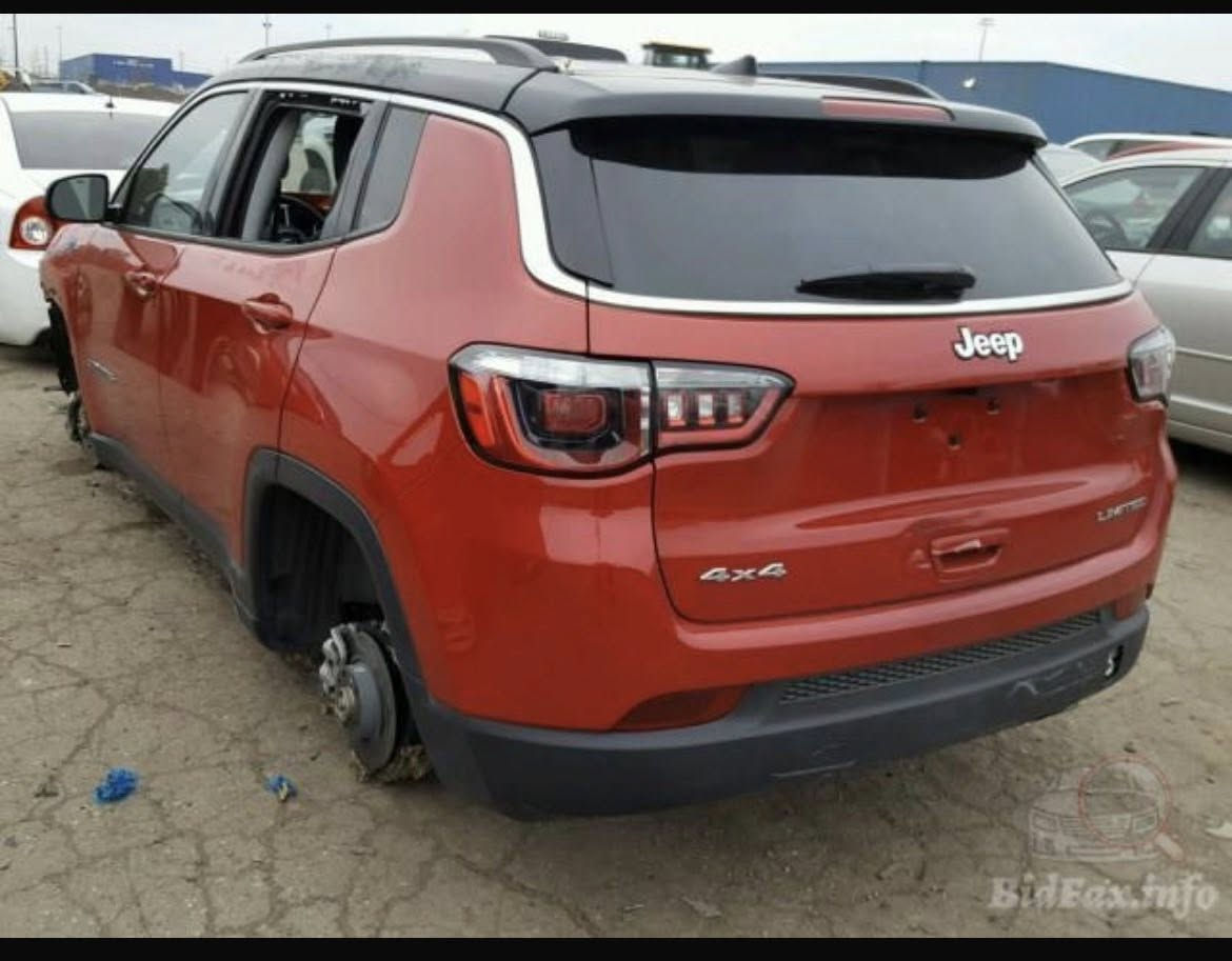 للبيع جيب كومبارس 2018
امريكي حادثها فقط بنيد سرقه فول موصفات تو كلر لمتد 
سعرها 120 وبيها مجال بسيط مستعجل ع البيع 
***********
