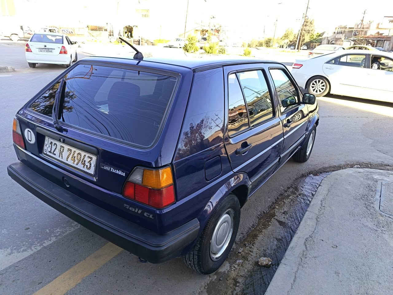 متوفر للبيع سيارة كولف موديل 1991 بحالة جيدة 👍

🔹 رقم إنكليزي
🔹 اللون: نيلي
🔹 طخم تايرات جديد 🛞
🔹 التبريد شغال على السويج ❄️
🔹 صبغ قطعة وحدة فقط
جاملغ يسار
🔹 السيارة باسمي (نقل ملكية مباشر)
🔹 سيارة بلادي 🇮🇶

(((((((سعرها 38)))))))

للاستفسار اتصل ع الرقم   ***********
