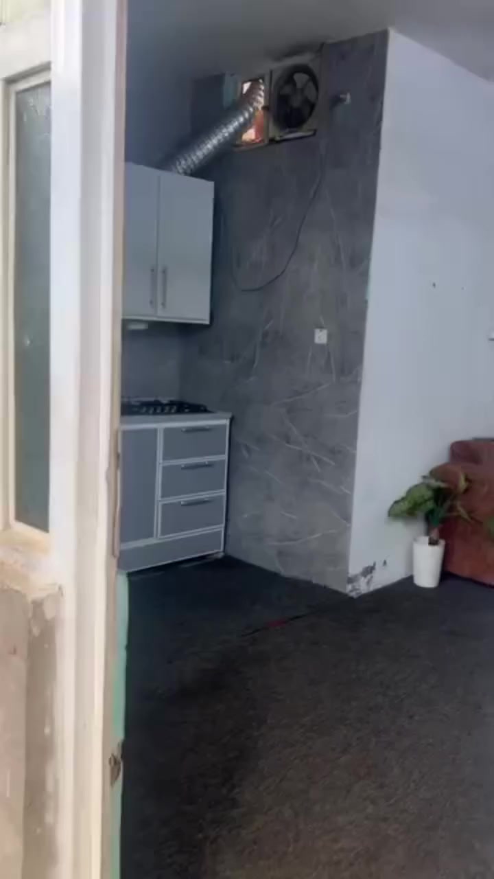 بيت للبيع 100متر
غرفتين ومطبخ مفتوح ع صاله
استقبال حمام داخلي وحمام خارجي
يحتاج ترتيب
العنوان حي ميسان 
زراعي  الشيوخ شارع الكنطره
شارع ناشف حته بلمطر   مي يصعد للخزان بدون ماطور
المجاري كبل ع بزل جيران  خوش اوادم
السعر،40 مع المجال البسيط  ولو موسعره بس مستعجلين ع بيعه
للاستفسار،اكثر اتصل ***********
