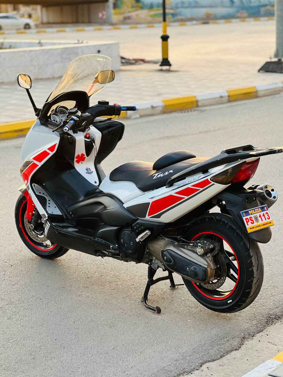 تي ماكس 2011خمسينيه ماشيه 50الف دراجه نضيفه وما عوزه شي السعر 36وبيها مجال مكاني كوت ***********
