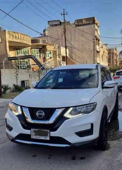 نيسان روج موديل ٢٠١٨ 
رقم بغداد 
ماشيه ٧٧ الف كيلو قابل للزياده
السياره حادثهه باب السايق والباب الخلف السايق
صور الحادث وصور رقم الشاصي بالمنشور
موصفاتها هوايه
-رادار امامي 
-توقف ذاتي
-نقاط عمياء 
-اشاير بالمري
-فور ويل AWD
-شاشه كبيره ابل كار بلي و اندرويد اوتو
-كاميرا خلفيه 
-مثبت سرعه
مكان السياره الكرادة
رقمي *********** 
السعر ١٥٥ ورقة وبيهه مجال وتحويل ثاني يوم باسمي السيارة بغداد
