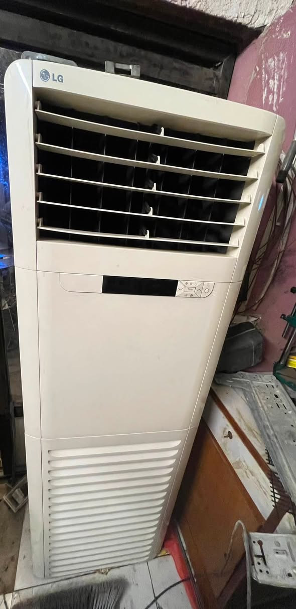 سبلت lg كنتوري
غاز شركة ما مبدل 
ماطور t3 حديث 
ما داخل صيانه مع ملحقات كامله 
السعر ٦٢٥ الف
للتواصل
***********

