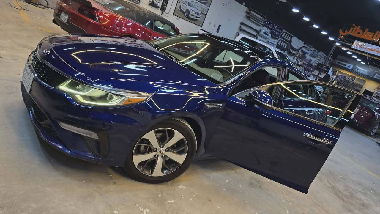 اوبتيما 2019
رقم بغداد بدون ايرباك 
محرك 2400 gdi 
السيارة فئة S فول مواصفات 
بصمه 
يانوراما 
كشنات جلد ومخمل 
رادار امامي مانع تصادم 
رادارات جانبيه 
وياله حجم ١٨ رياضيه 
ماشيه 53 ميل
السياره وارد امريكي ضرر خلفي صندوك وجامرلوغ بدون دواخل بدون ايرباك 
السعر 142 
مكانهه  ديالى الخالص 
للأتصال ***********
