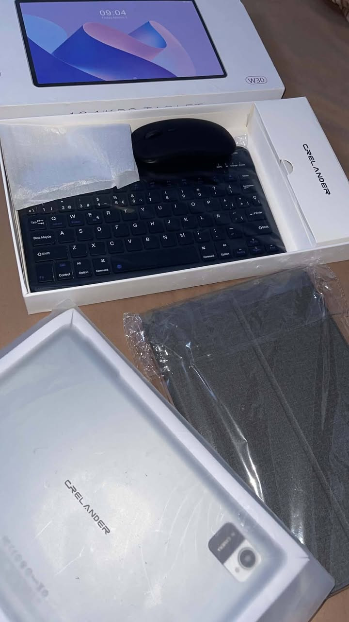 هذا الجهاز هو تابلت من نوع CRELANDER W30.الشاشة: يأتي بشاشة مقاس 10.1 بوصة من نوع IPS.الأداء والتخزين: يعمل بنظام أندرويد، ويحتوي على ذاكرة عشوائية (RAM) تصل إلى 8 جيجابايت أو 12 جيجابايت (حسب الطراز)، وذاكرة تخزين داخلية سعة 128 جيجابايت.الملحقات: عادة ما يأتي مع الجهاز ملحقات مثل لوحة مفاتيح بلوتوث، حافظة حماية، وقلم. سعر ٧٥


**إذا كنت صاحب هذا الإعلان وتريد حذفه لأي سبب، رجاءا أرسل رسالة إلى الدعم الفني**