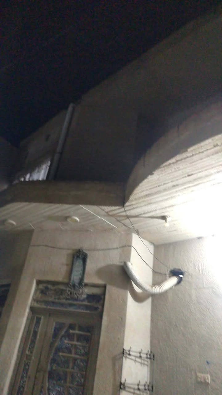 السلام عليكم بيت للبيع حي العسكري بالدوانم مال الازم المساحة 140م بناء قاطين قرب المولد
***********
