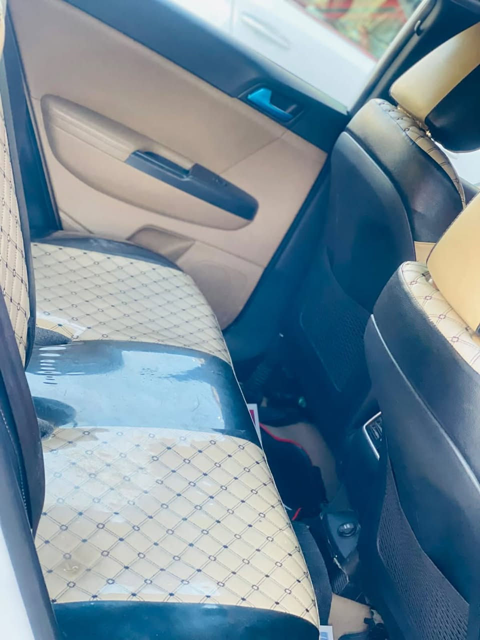 السلام عليكم
كيا سبورتج موديل2020  خليجي رقم بغداد بأسمي تحويل مباشر 

مكان السيارة بغداد 

محرك: 2000 دوش 

ماشيه 98كيلوً

مواصفات 

1_شاشه اندرويد اصليه 

2_كامره خلفية 

3_شاشه اعطال 

4_قطعتين تبريد 

5_اشاير بل مري 

6_حساس امامي خلفي وجانبي 

 7_مري شفط 

8_اشاير مري 

9_تحكم وضعيات قيادة 

11_كشافات اماميه 

12_داخل لونين 

14- ويل كروم حجم 19

15- منضومه زنون كامله عالي ناصي وكشاف 

السعر : 180وبيهه مجال 
الاستفسار على الرقم ***********
