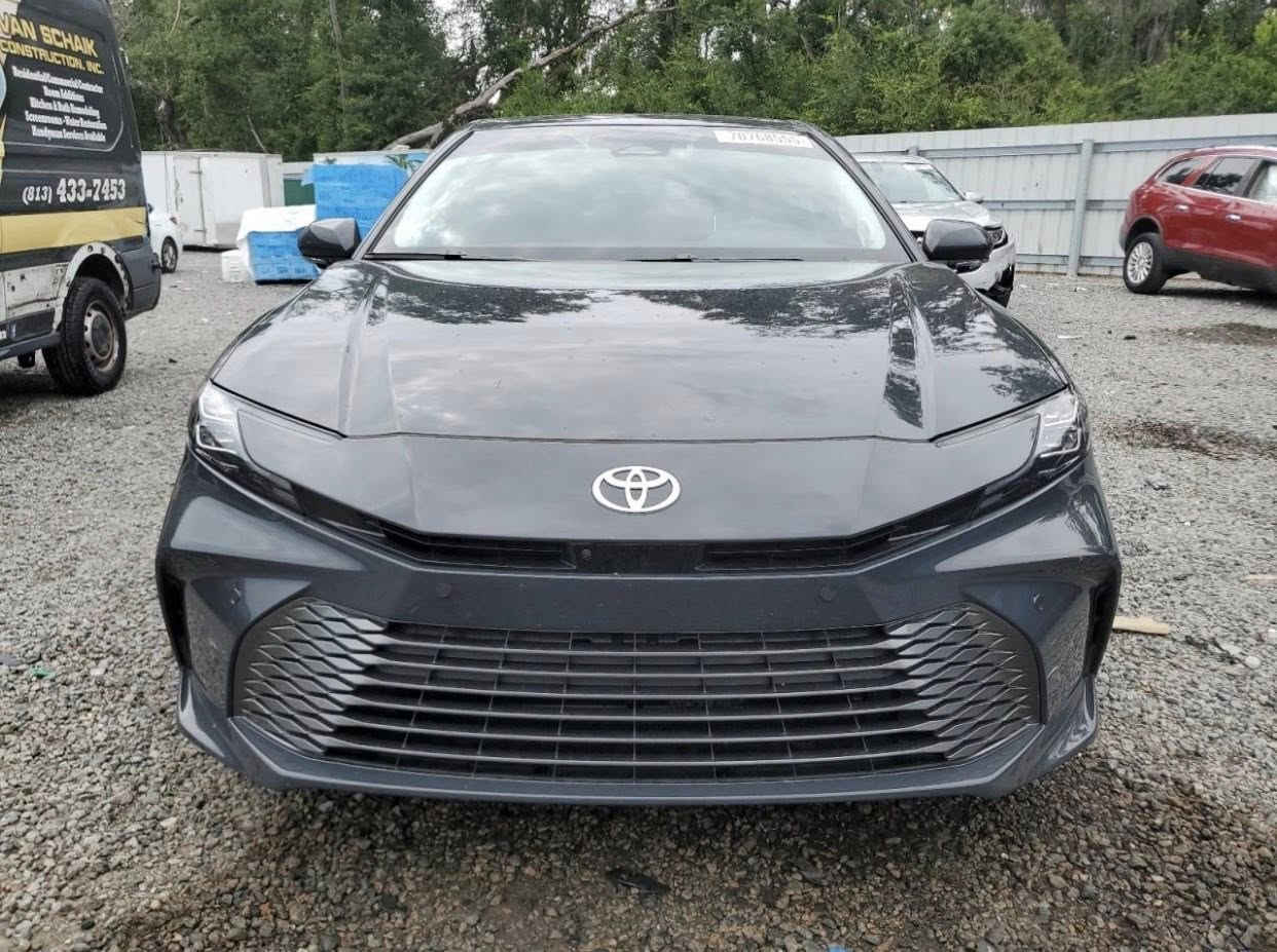 🔹السلام عليكم ..

🔹نوع السيارة …
‏♦️TOYOTA - CAMRY - XLE - 2025

♦️تاريخ المزايدة غداً الثلاثاء بعد السادسة مسائاً .
                                                      2026 - 3 - 17

♦️عداد المسافات - 1 الف ميل فقط .
♦️الاسطوانات - 4 سلندر .
♦️حجم المحرك - 2.5 .
♦️الوقود - هايبرد .
♦️شاشة كبيرة .
♦️فتحة سقف.

♦️الأضرار  :- حسب الصور المرفقة  ..

🔹للدخول الى المزاد او شراء سيارة
🔹او اي استفسار يرجى التواصل مع …

🔹شركة الناصر للمزادات وتجارة السيارات🔹

♦️ايهم الناصر - ***********

📍صلاح الدين - قضاء العلم - قرب البطاقة الوطنية📍
