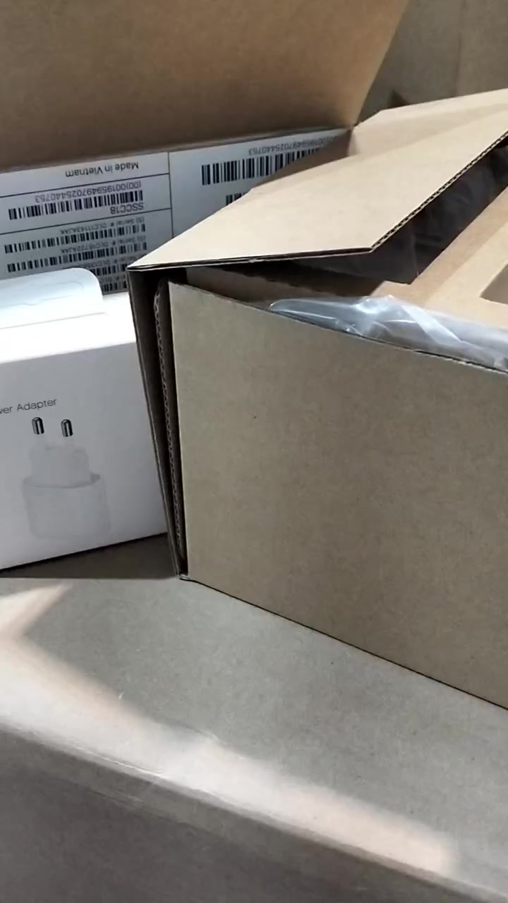 كيبل شحن ايفون
راس شحن ايفون 
القطعة 3000
متوفر كمية


**إذا كنت صاحب هذا الإعلان وتريد حذفه لأي سبب، رجاءا أرسل رسالة إلى الدعم الفني**