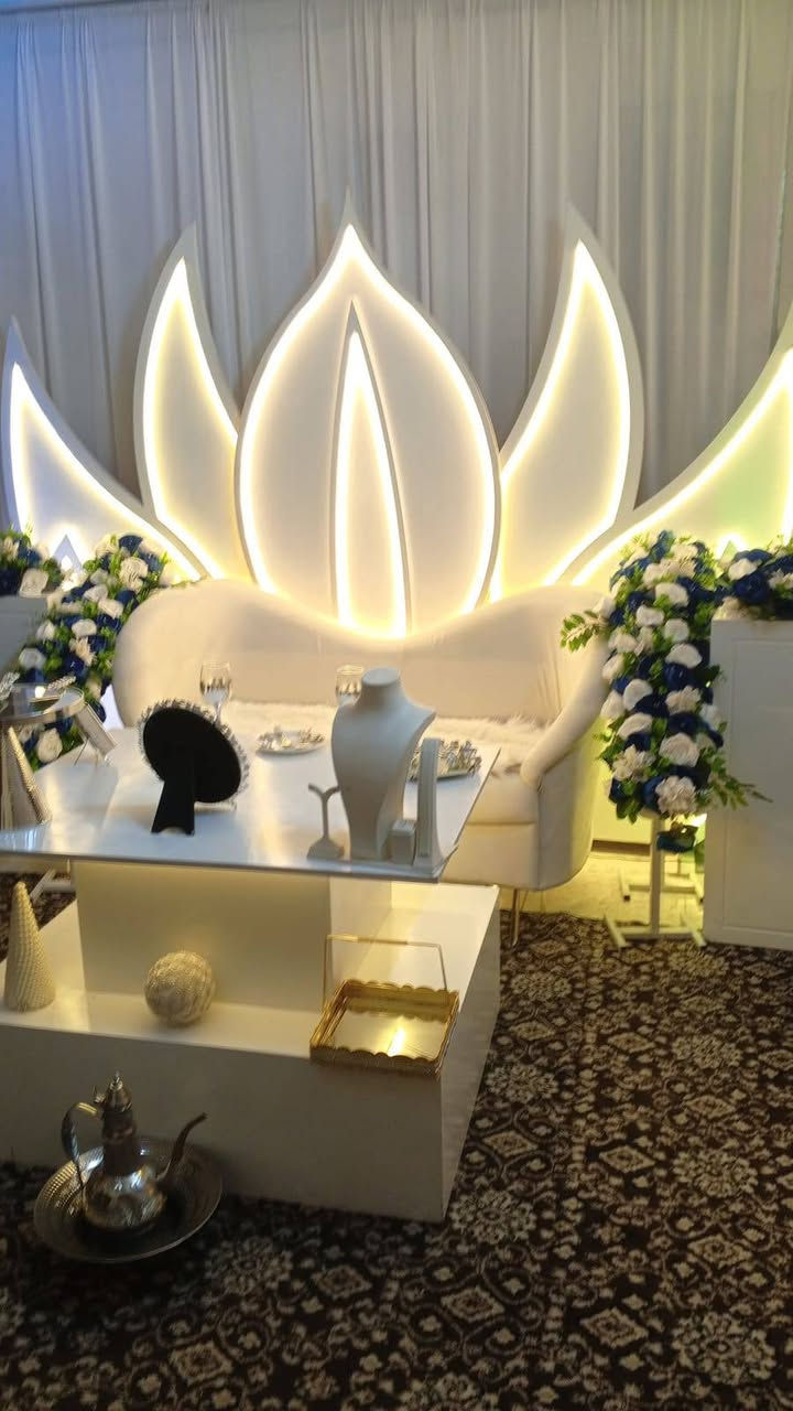 #السلام عليكم يوجد كوشات جميع المناسبات حسب طلب توصلك للبيت جميع محافظه بابل عنوان الحصوه *********** يوجد واتساب او تصال على الرقم#كوشات_مناسبات_زينة
