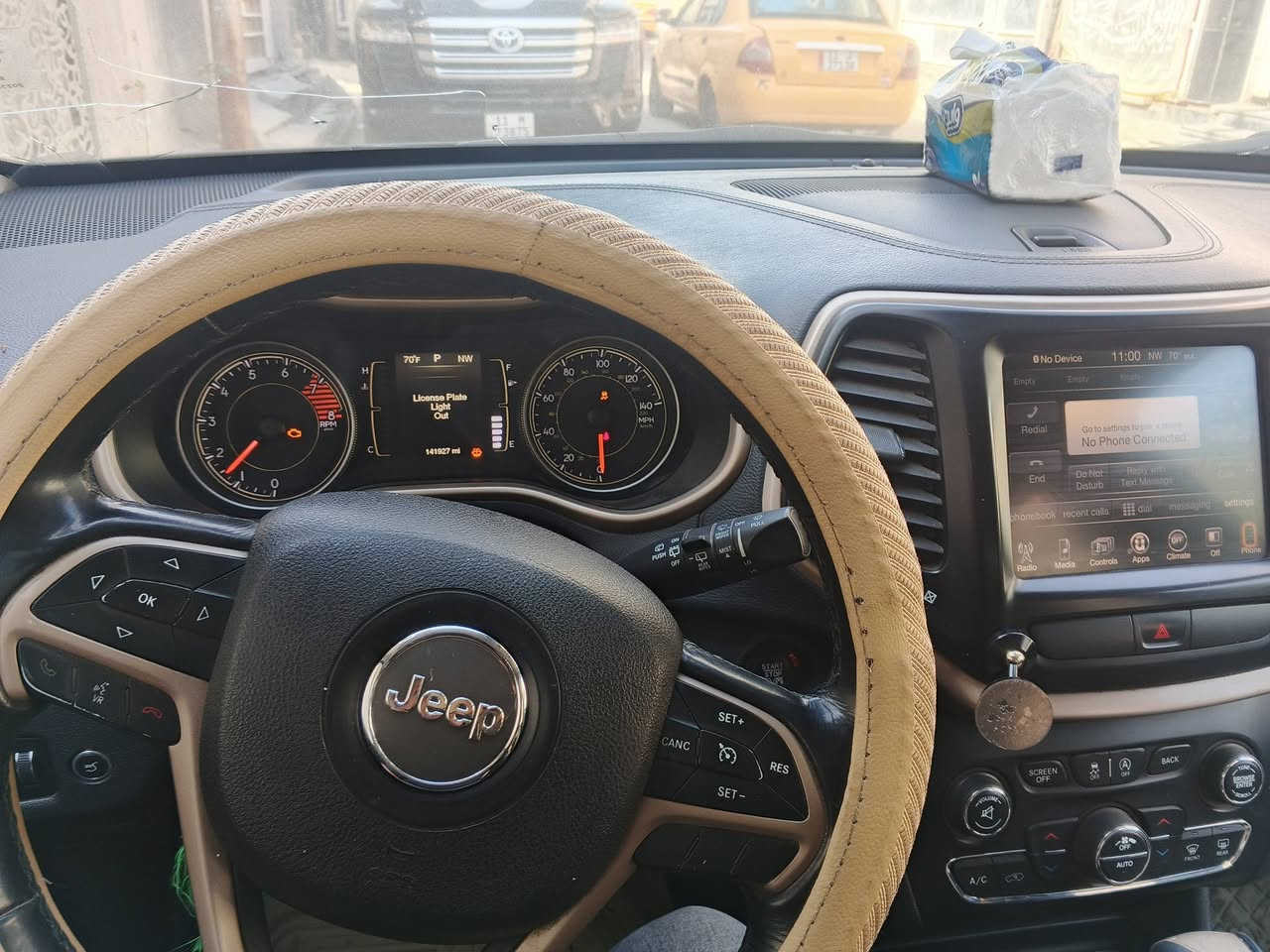 سلام عليكم جيب بزون 16 محرك سته سلندر السياره بجم كبس بدون حادث
بيها صبغ جاملغ خلفي بسيط جداً باقي مكفول كفاله عامه 

السياره رقم ميسان بسمي مشروع وطني تحويل بكل المحافظات الوحات جدد وسنويه جديده السعر 132وبيها مجال بسيط ***********

العنوان پغداد لامين
