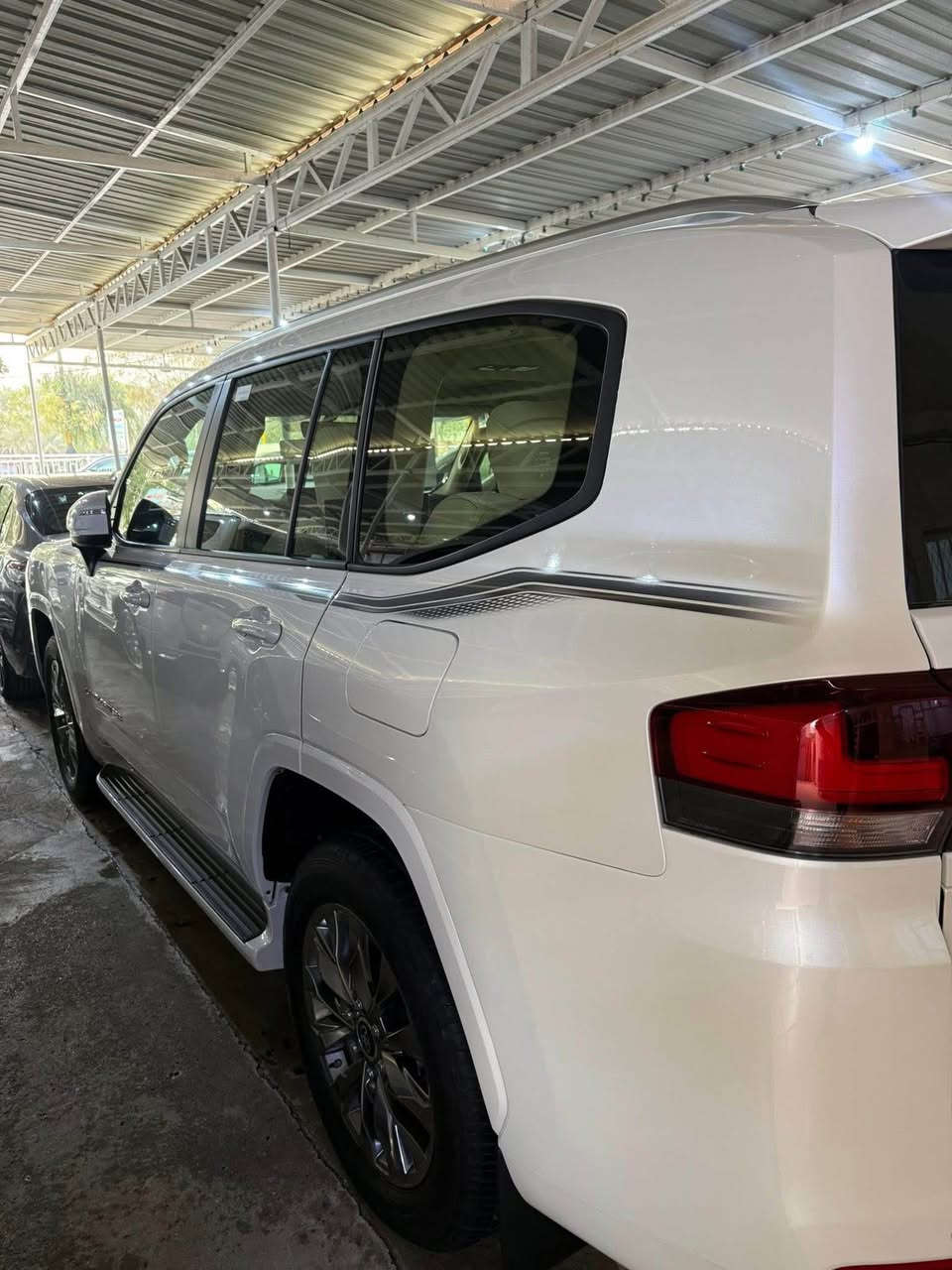 زيرو و مغلف كشنات  و ارضية جاهز 🤲🏻
لاندكروز 2025  ،ضمان تويوتا عراق
ماشية 600 كيلو  بحالة الزيرو
فئة السيارة/ gxr ,تنفس طبيعي
مرقم اربيل الدولي لوحة وسنوية 
شاشات وتطبيق ،
سلايد ،مقاعد جلد وكهرباء وتبريد 
شاحن وايرليس 
وباقي مواصفات لاندكروز المعروفة 
السعر 745$ وبيهة مجال بسيط
📍ديالى بعقوبة الجديدة / شارع جسر الشريف

*********** بعقوبة, ديالى
