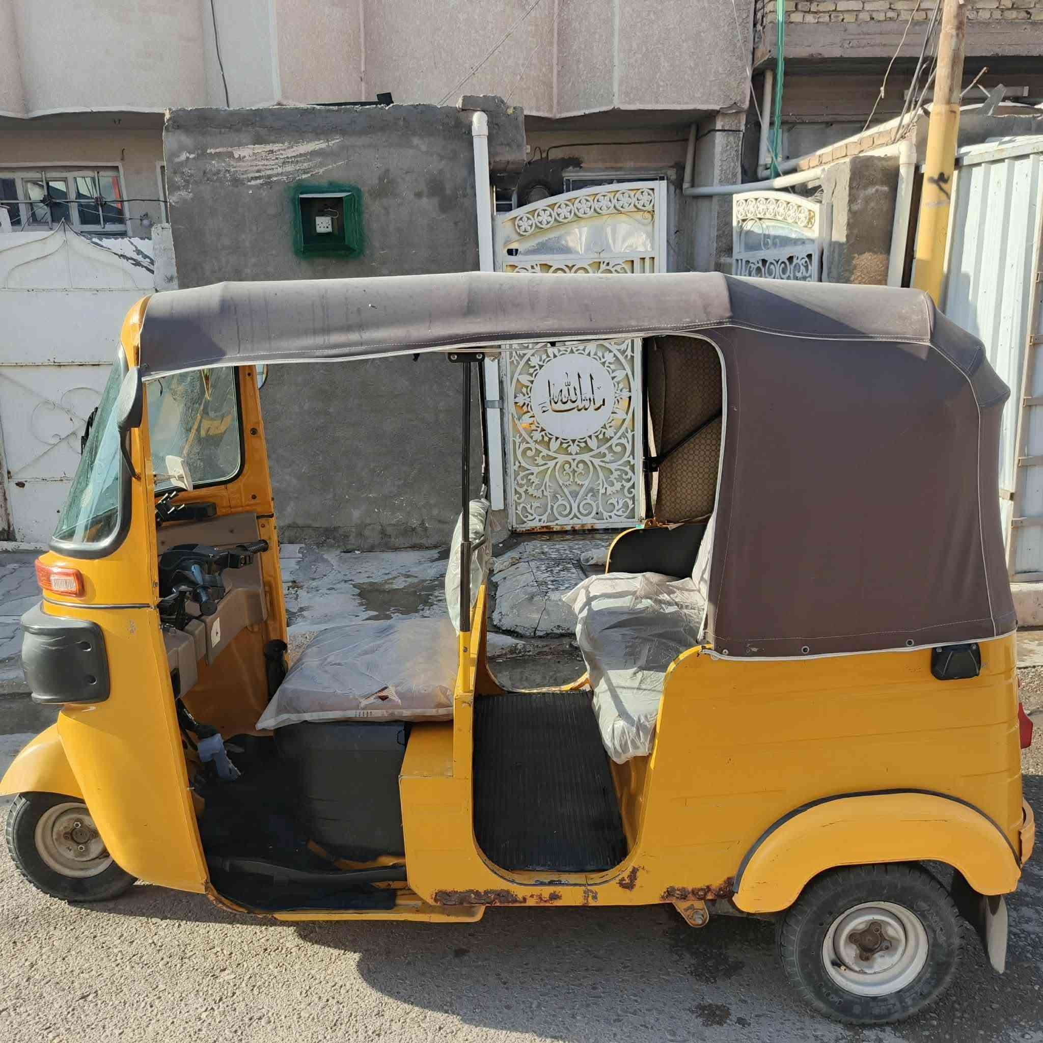 سلام عليكم تكتك للبيع موديل ٢٠  بلاديه بيهاا مكينه مال ٢١ اي نقص مابيهاا كبل الشارع ***********
