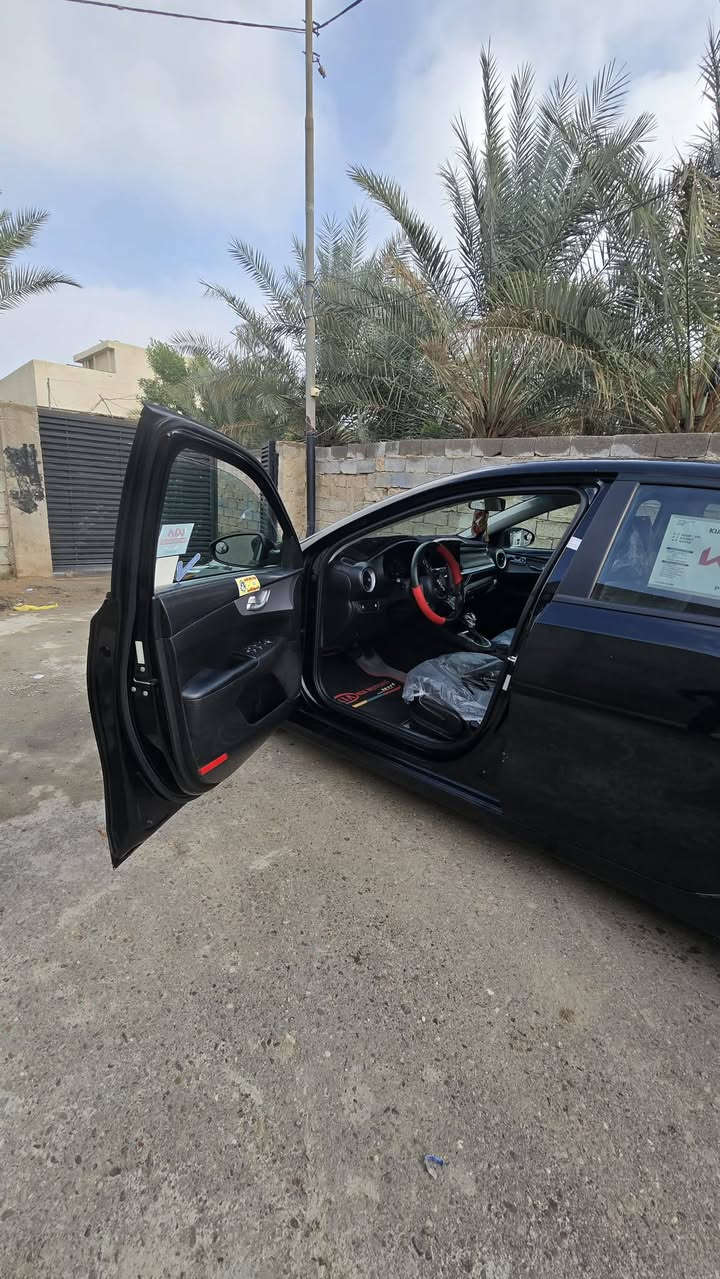 سلام عليكم سيارة فورتي موديل2023
سيارة جاهزة على كلشي و ما بيهة اي نواقص 
و حادثهة موجود بل صور 
مكينة دوش 2000
ماشية 54
العنوان بغداد البياع شرطة الخامسة 
سعر 155و بيه مجال 
رقم الهاتف ***********
