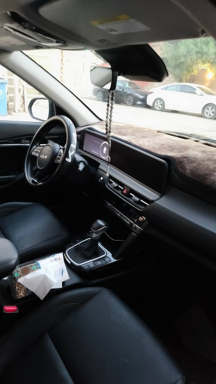 كيا سيلتوس وارد امريكي 2024  
ماشية 12500 كيلو 
حادثها صندوك و بارد قليل بلجامغل الخلفي 
وبيها خدوش بسيطة 
السعر 185 ورقة وبيها مجال 
***********
مواصفات EX 
كشن كهرباء
دتفئة مقاعد
أندرويد اوتو / كار بلي 
حساس نقطة العمياء
رادار 
وتوقف ذاتي 
كامرة خلفية 
مثبت سرعة 
تحديد المسار
مانع للانزلاق
وضعيات قيادة 3
اضائة ليد داخلي وخارجي
