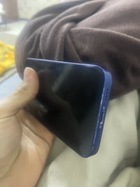 ايفون 12 مني ذاكره 128 مبدل بطاريه فقط ونسبه البطاريه 74 سعر 250 وبي م...